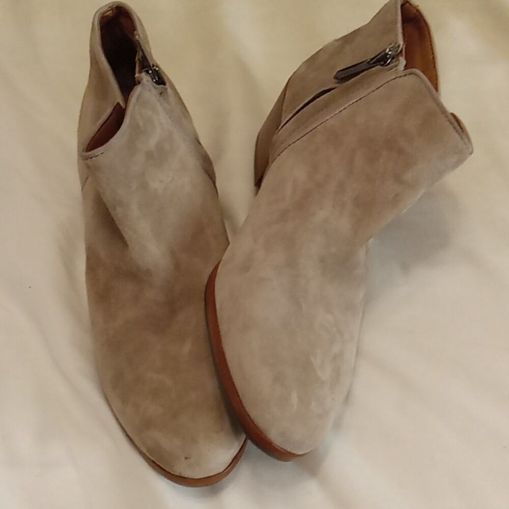 Sam Edelman Women's Size 8 Petty Ankle Boot. Comfy. FASHIONABLE.